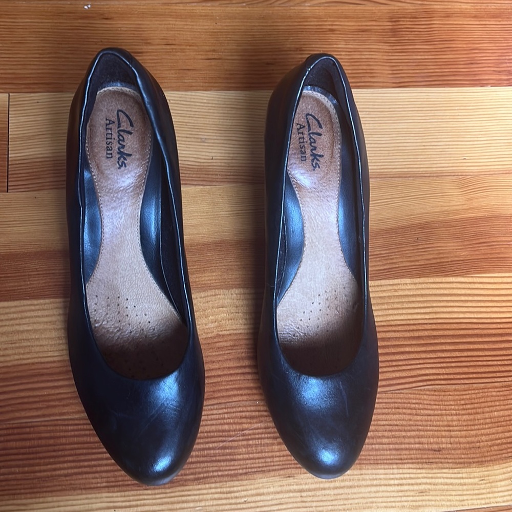 Clarks Artisan black pumps